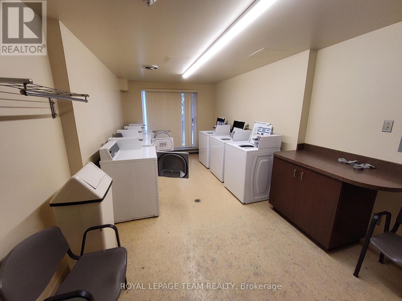 304 - 50 Burnside Avenue, Ottawa, ON - Indoor Photo Showing Laundry Room