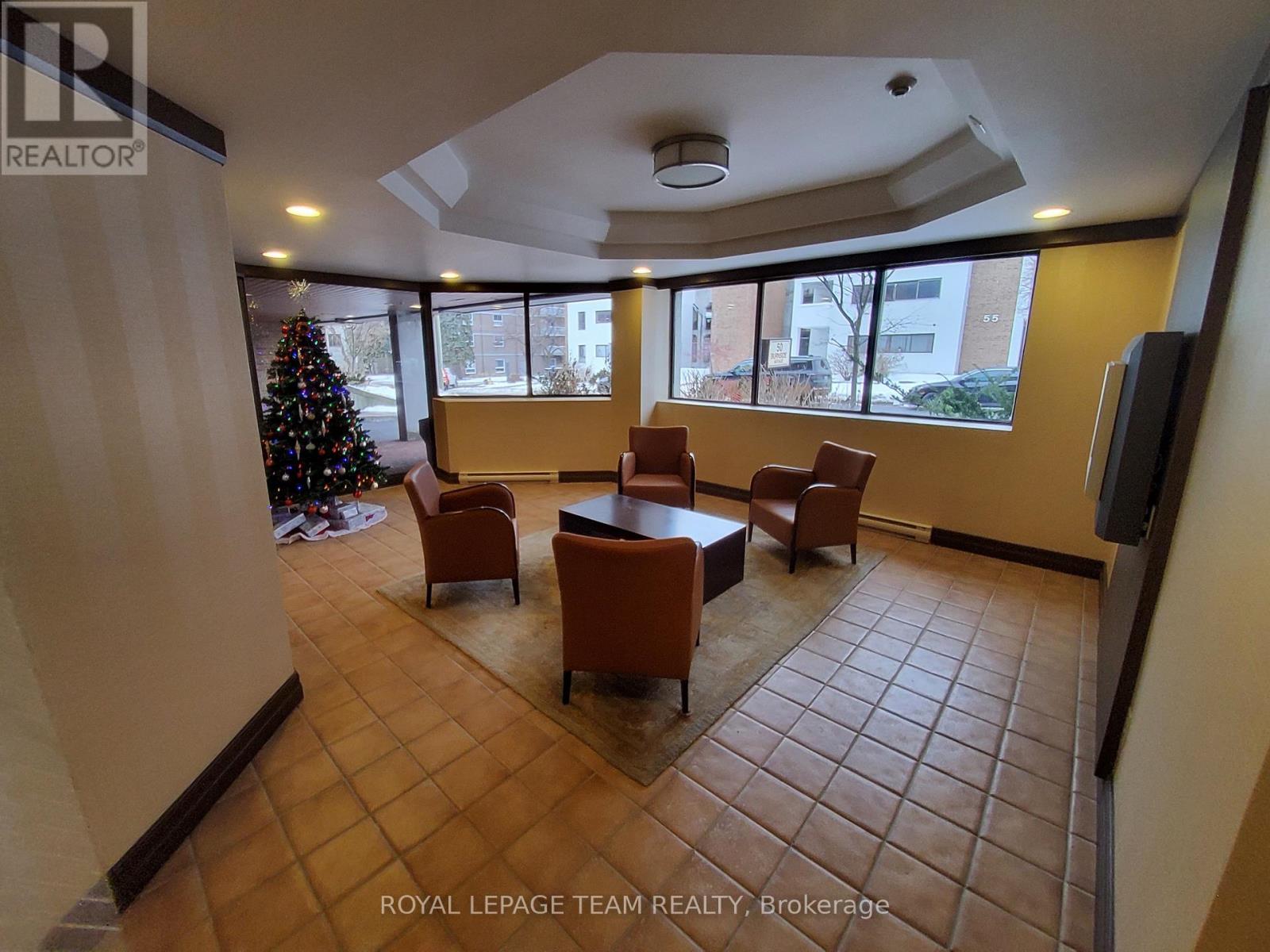 304 - 50 Burnside Avenue, Ottawa, ON - Indoor Photo Showing Other Room