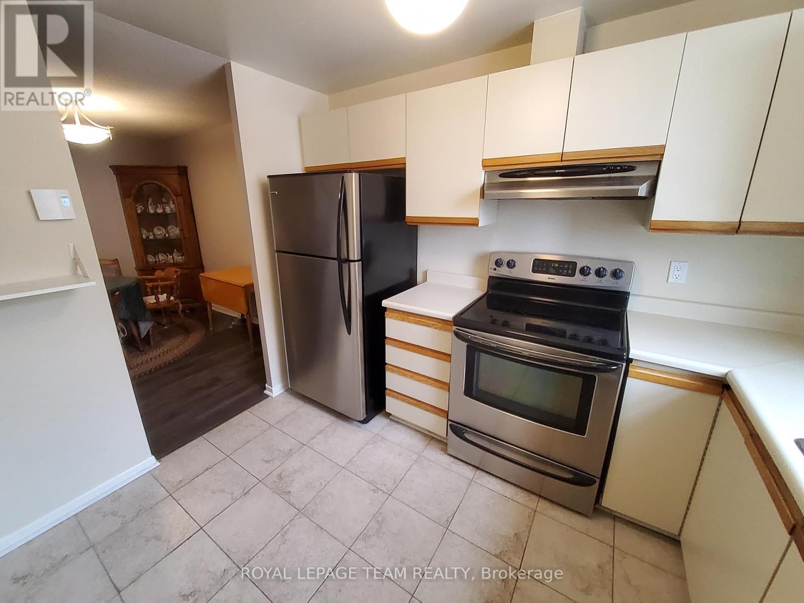 304 - 50 Burnside Avenue, Ottawa, ON - Indoor Photo Showing Kitchen