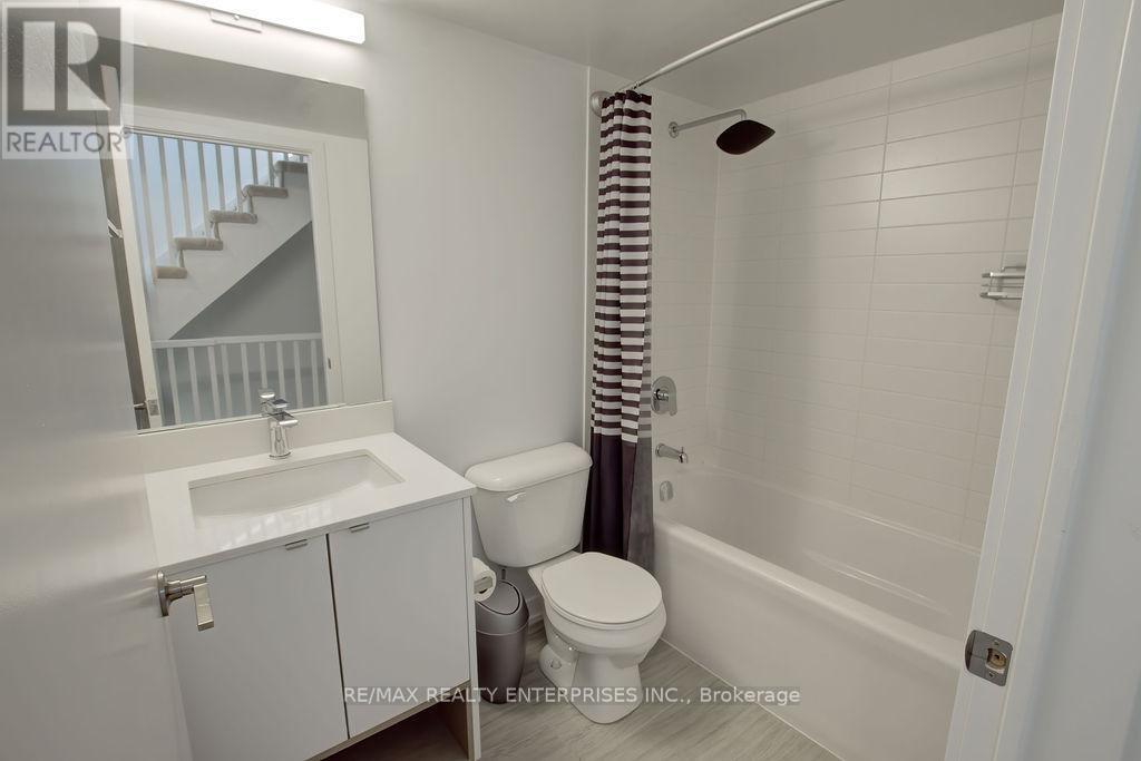 23 - 1121 Cooke Boulevard, Burlington, ON - Indoor Photo Showing Bathroom