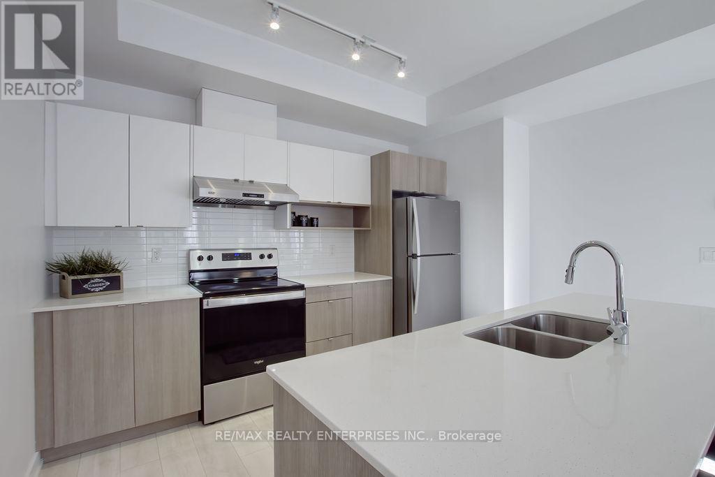 23 - 1121 Cooke Boulevard, Burlington, ON - Indoor Photo Showing Kitchen With Stainless Steel Kitchen With Double Sink