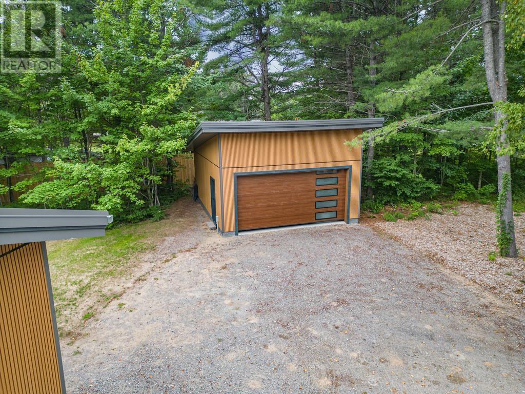 4223 Queen St, Sault Ste. Marie, ON - Outdoor