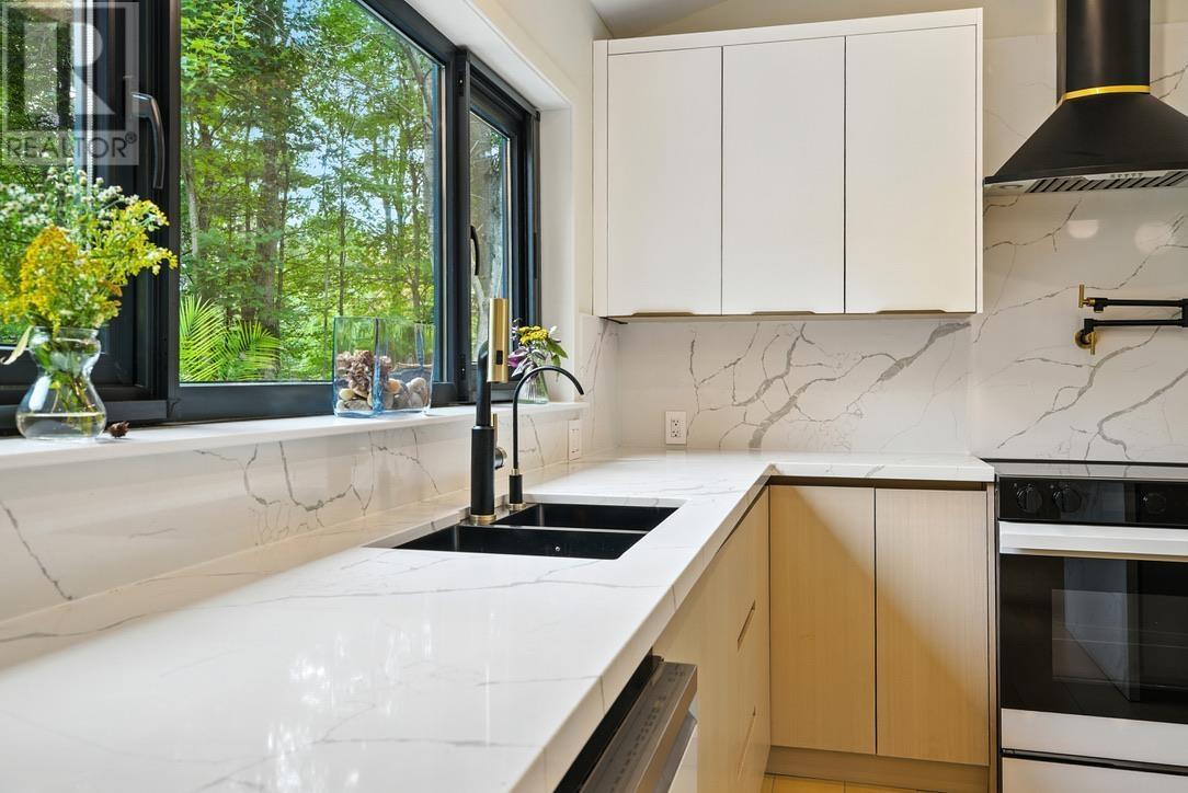 4223 Queen St, Sault Ste. Marie, ON - Indoor Photo Showing Kitchen With Double Sink