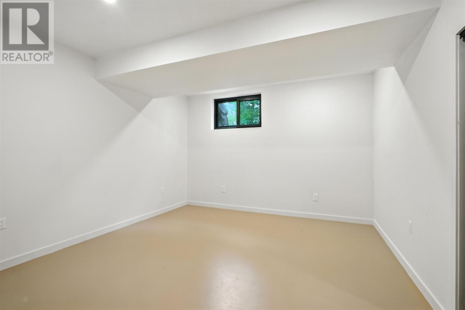 4223 Queen St, Sault Ste. Marie, ON - Indoor Photo Showing Other Room