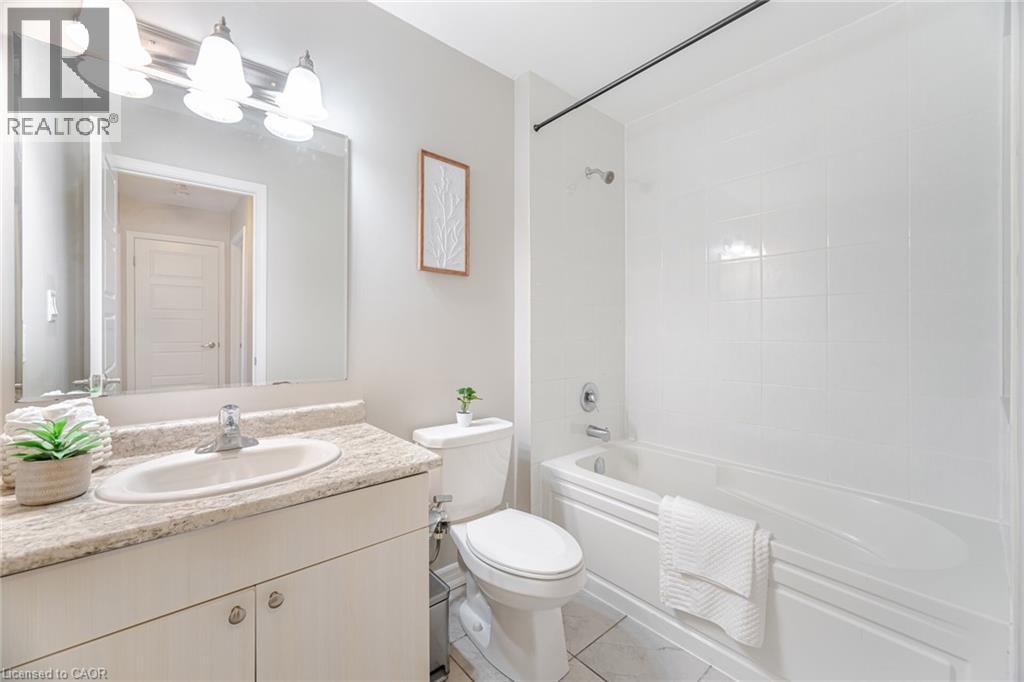 514 Goldenrod Lane, Waterloo, ON - Indoor Photo Showing Bathroom