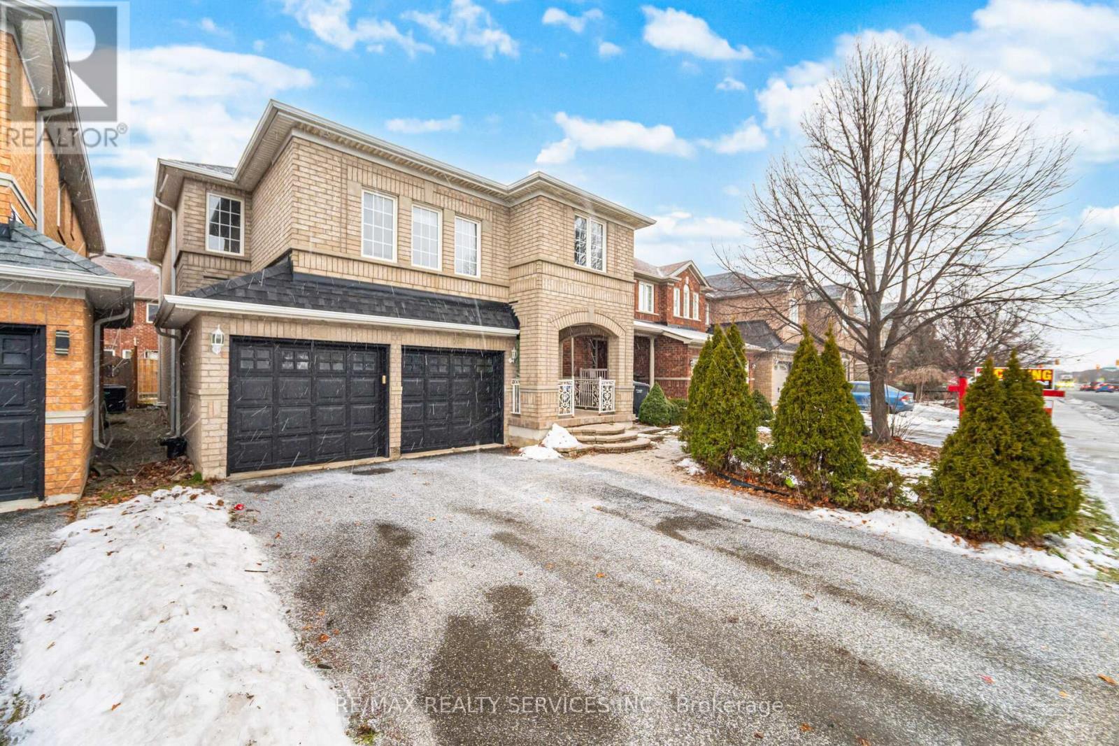 244 Brisdale Drive, Brampton, ON - Outdoor With Facade