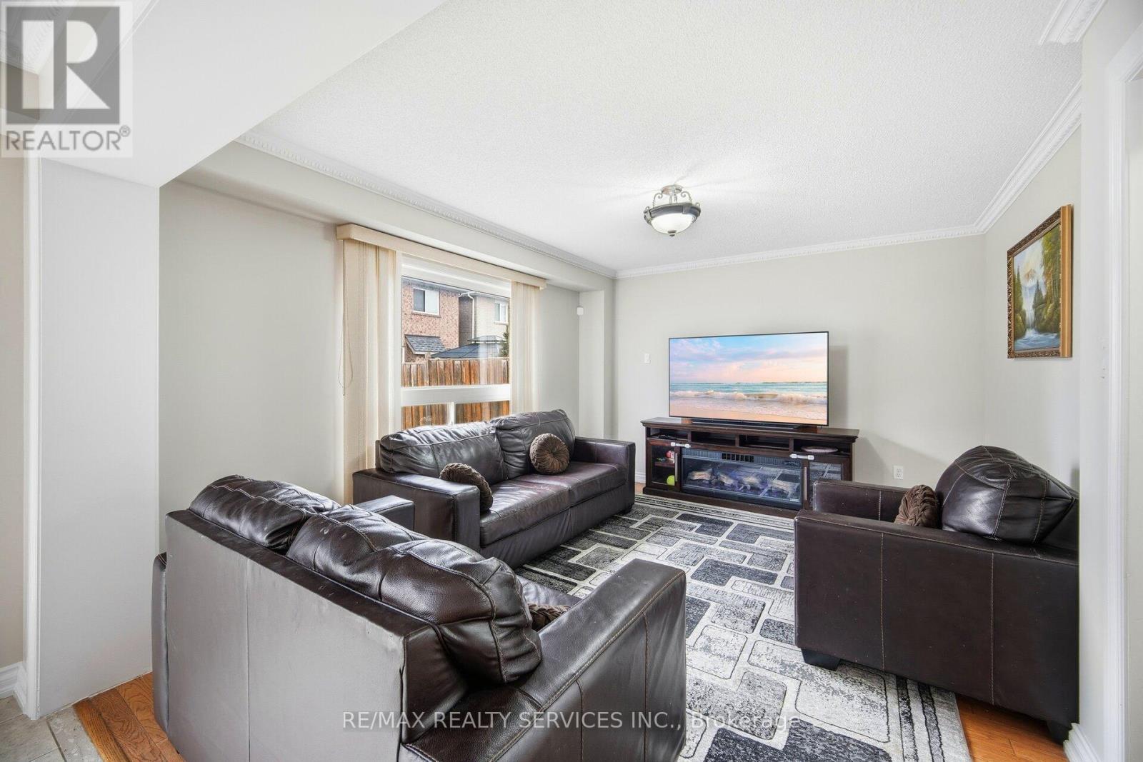 244 Brisdale Drive, Brampton, ON - Indoor Photo Showing Living Room