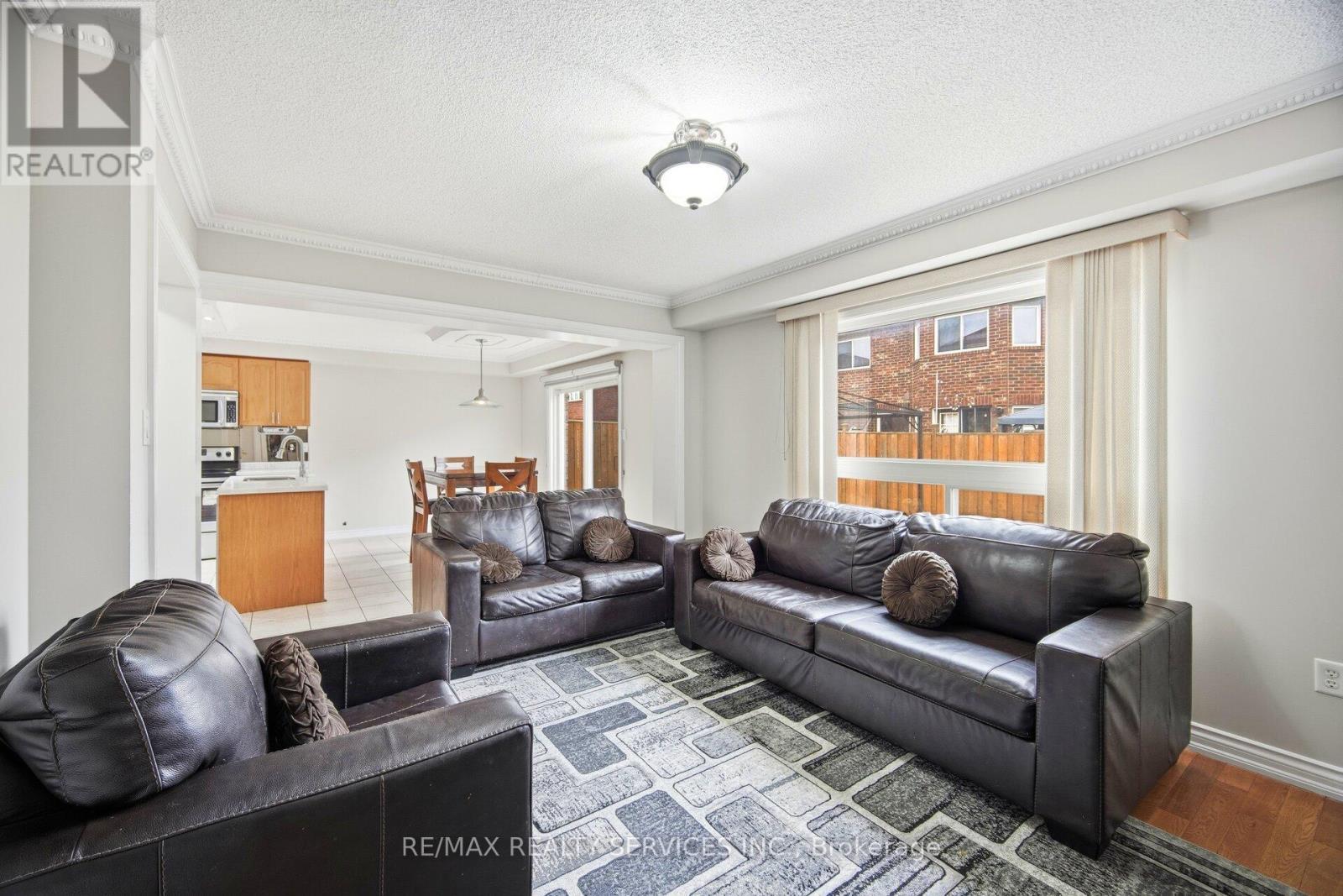 244 Brisdale Drive, Brampton, ON - Indoor Photo Showing Living Room