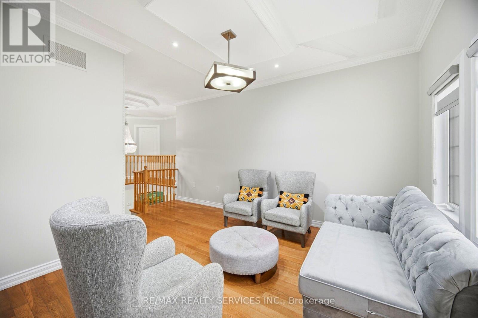 244 Brisdale Drive, Brampton, ON - Indoor Photo Showing Living Room