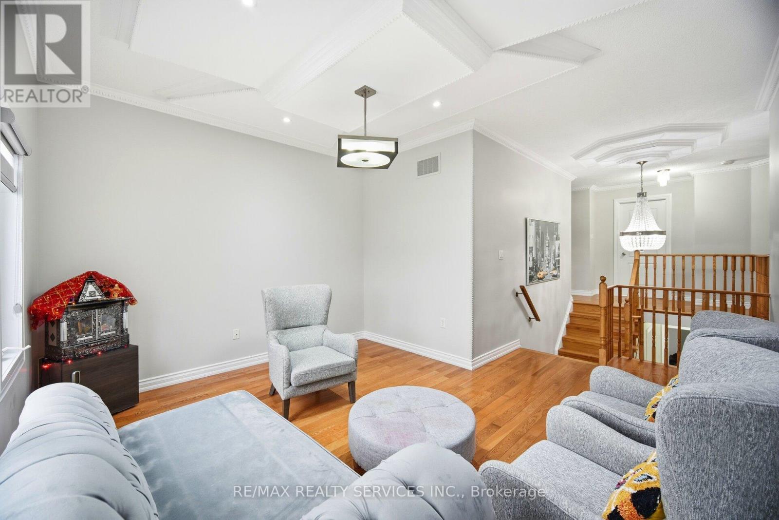 244 Brisdale Drive, Brampton, ON - Indoor Photo Showing Living Room