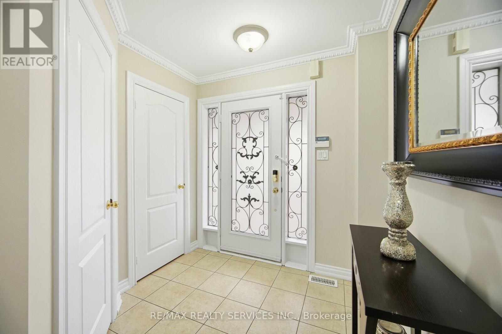 244 Brisdale Drive, Brampton, ON - Indoor Photo Showing Other Room