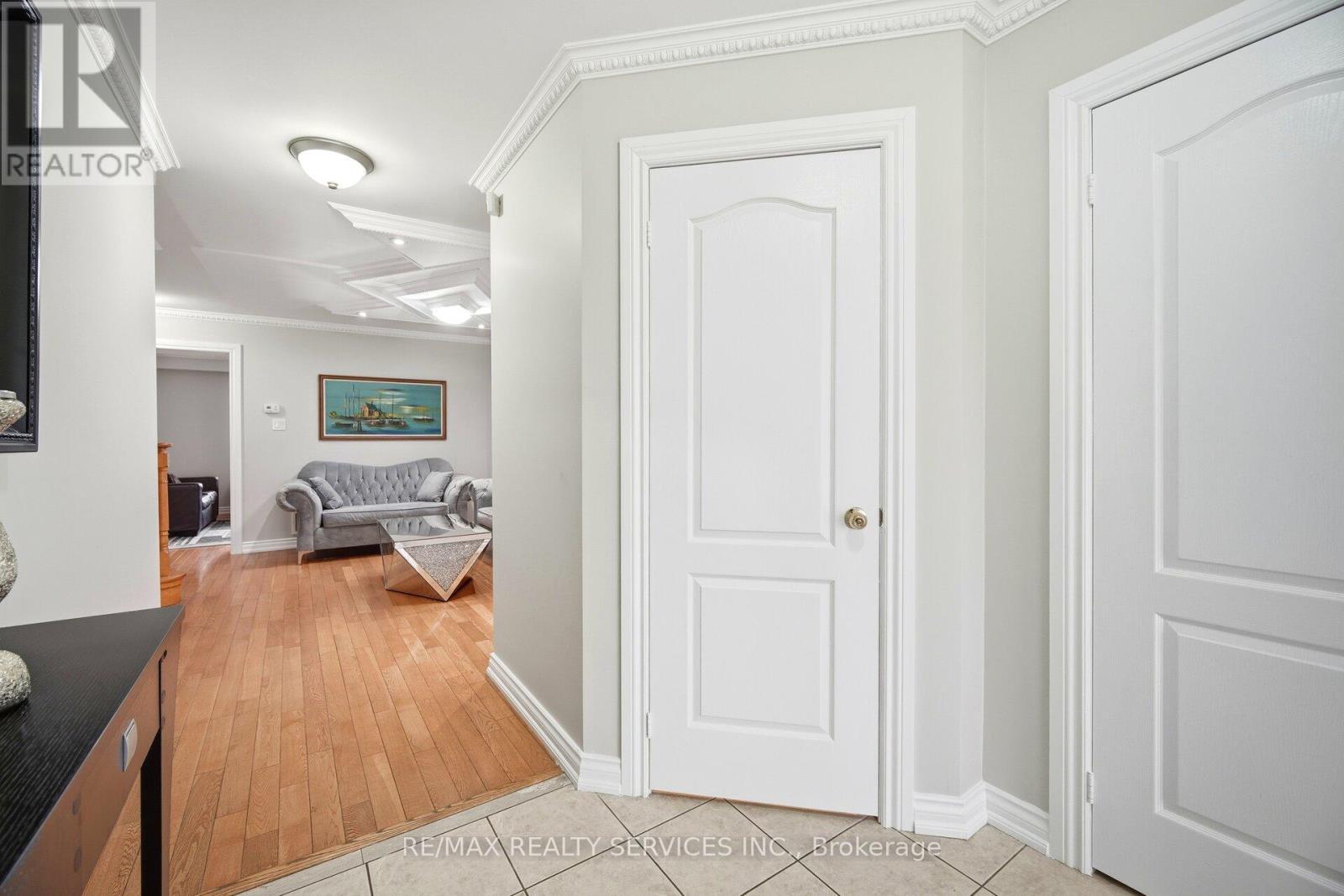 244 Brisdale Drive, Brampton, ON - Indoor Photo Showing Other Room