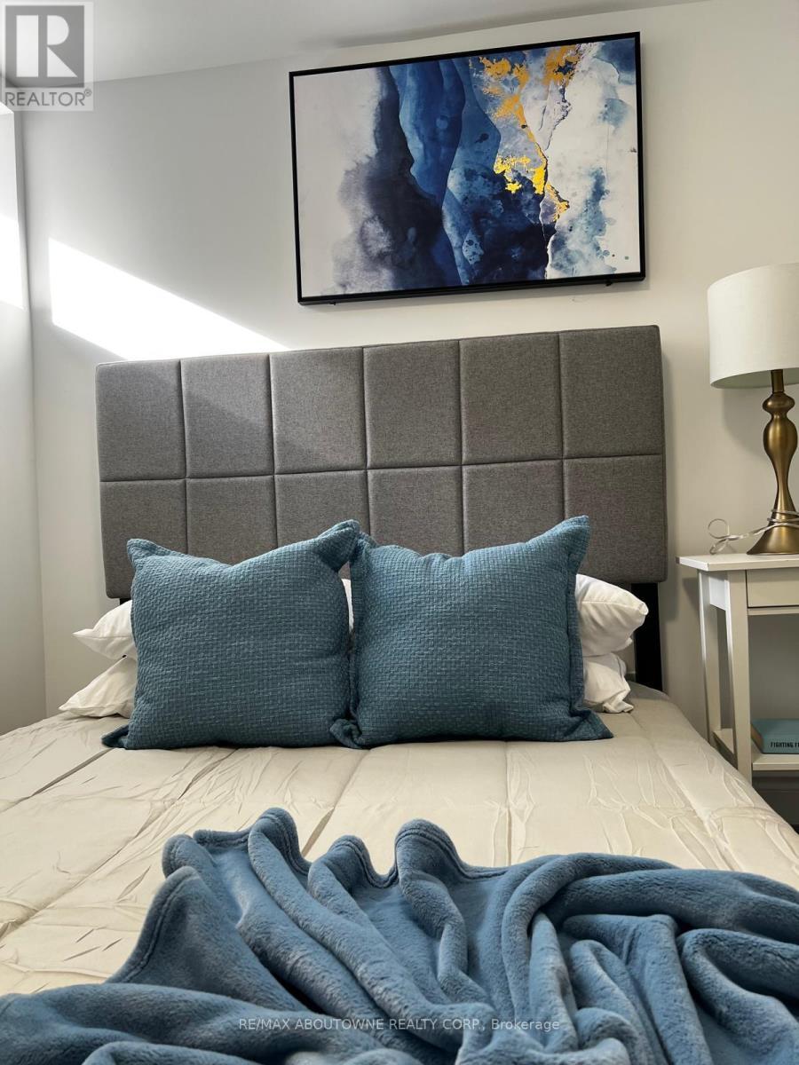 Lower - 66 Wellington Street S, Hamilton, ON - Indoor Photo Showing Bedroom