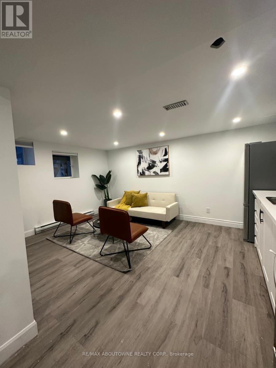 Lower - 66 Wellington Street S, Hamilton, ON - Indoor Photo Showing Other Room