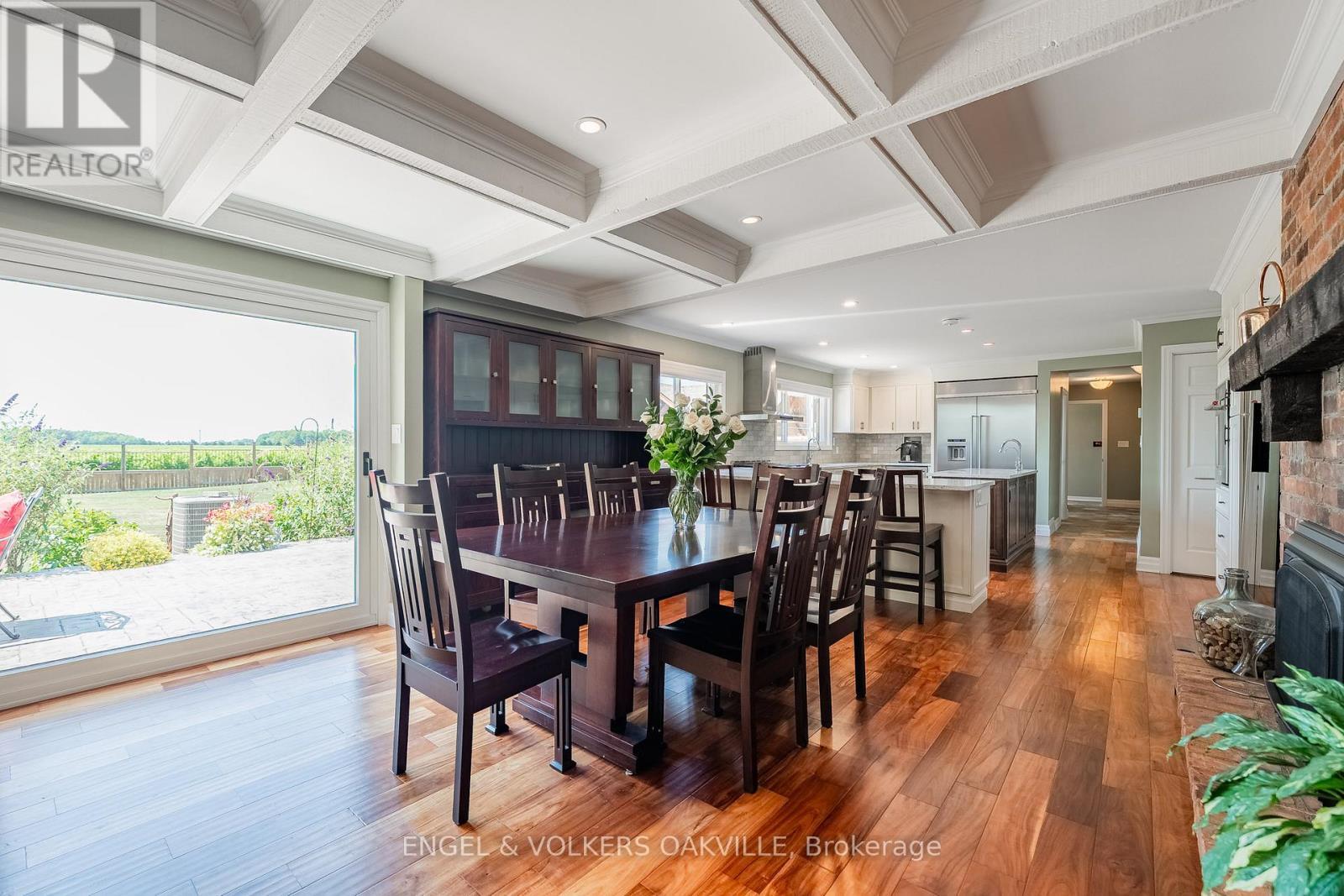 15578 Niagara River Parkway, Niagara-On-The-Lake (River), ON - Indoor Photo Showing Dining Room With Fireplace