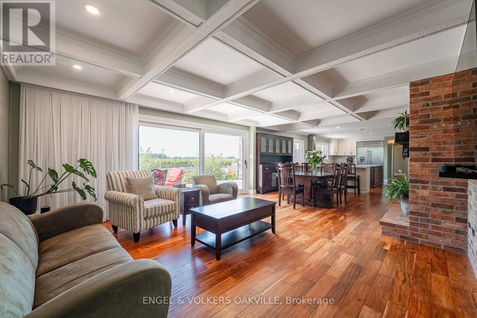 15578 Niagara River Parkway, Niagara-On-The-Lake (River), ON - Indoor Photo Showing Living Room