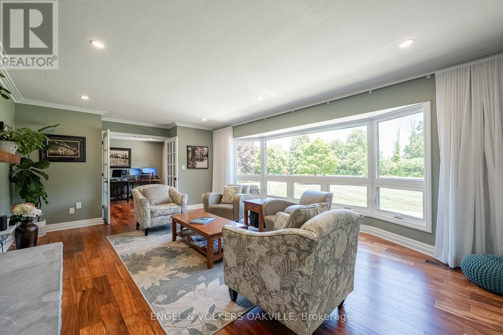 15578 Niagara River Parkway, Niagara-On-The-Lake (River), ON - Indoor Photo Showing Living Room