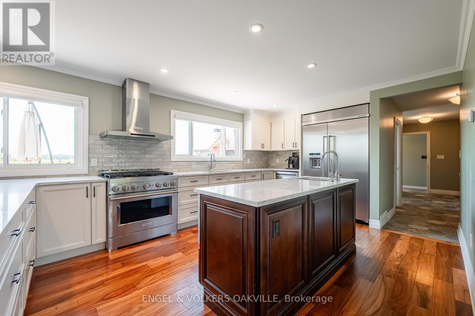 15578 Niagara River Parkway, Niagara-On-The-Lake (River), ON - Indoor Photo Showing Kitchen With Upgraded Kitchen
