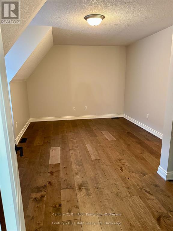 16 - 5 Invermara Court, Orillia, ON - Indoor Photo Showing Other Room