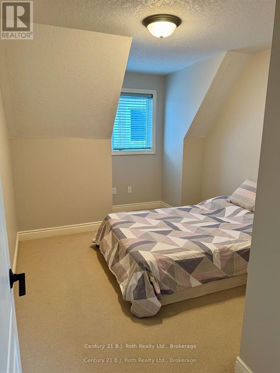 16 - 5 Invermara Court, Orillia, ON - Indoor Photo Showing Bedroom