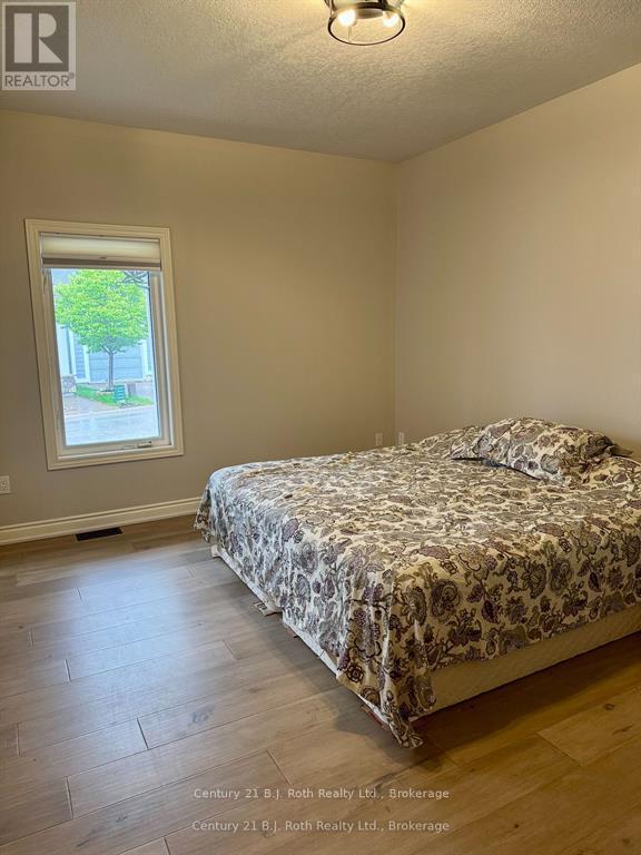 16 - 5 Invermara Court, Orillia, ON - Indoor Photo Showing Bedroom