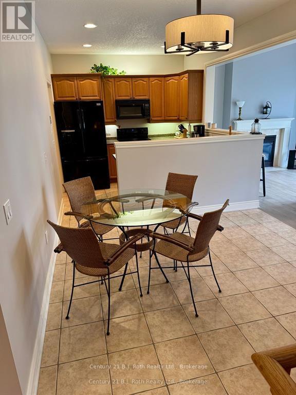 16 - 5 Invermara Court, Orillia, ON - Indoor Photo Showing Kitchen