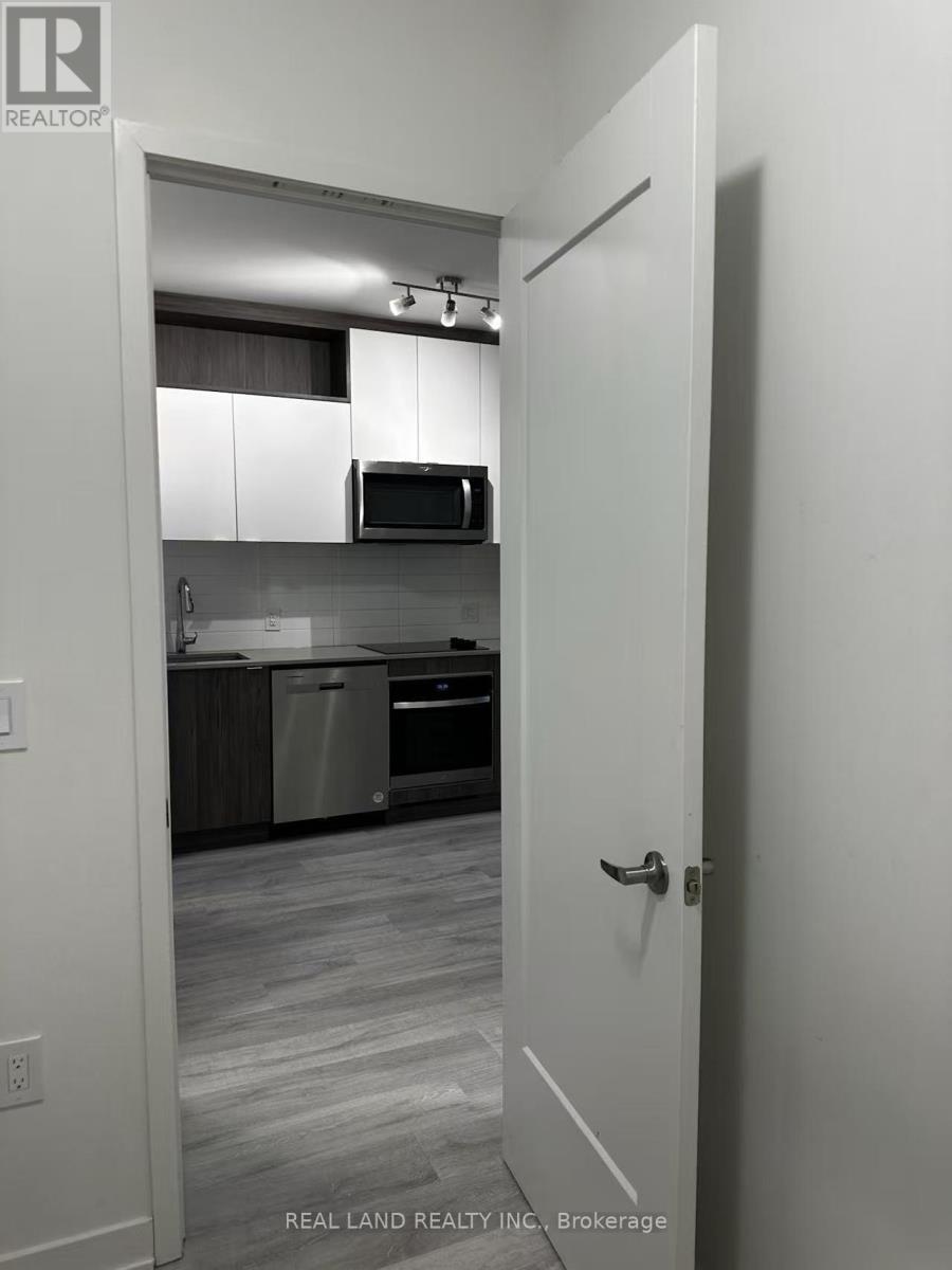 Ph1920 - 60 Princess Street, Toronto, ON - Indoor Photo Showing Kitchen