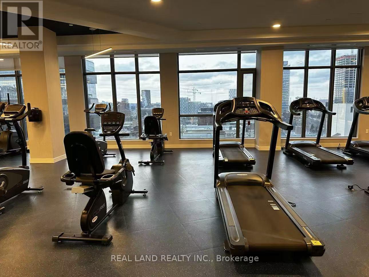 Ph1920 - 60 Princess Street, Toronto, ON - Indoor Photo Showing Gym Room