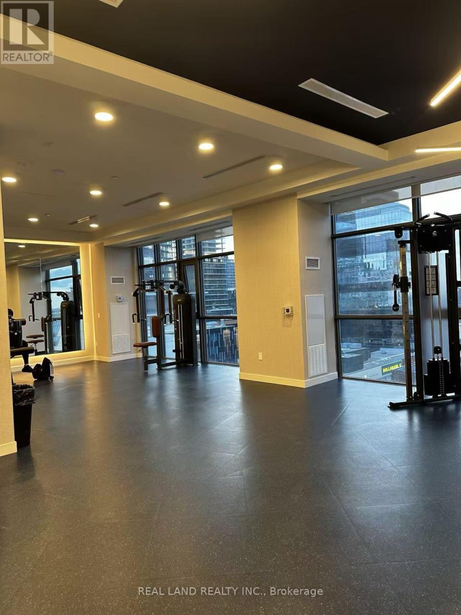 Ph1920 - 60 Princess Street, Toronto, ON - Indoor Photo Showing Gym Room