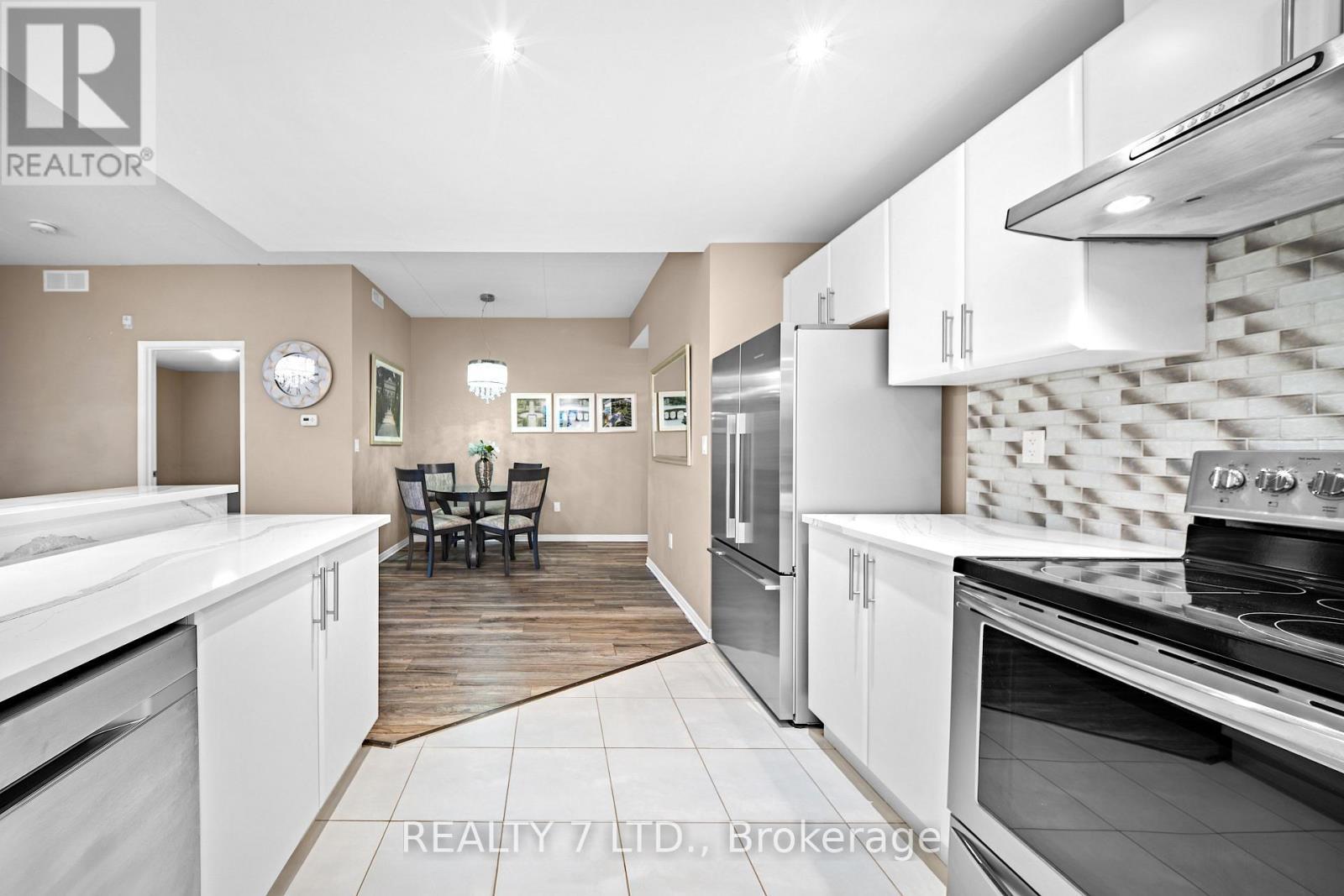 209 - 16 Sullivan Avenue, Thorold (Thorold Downtown), ON - Indoor Photo Showing Kitchen