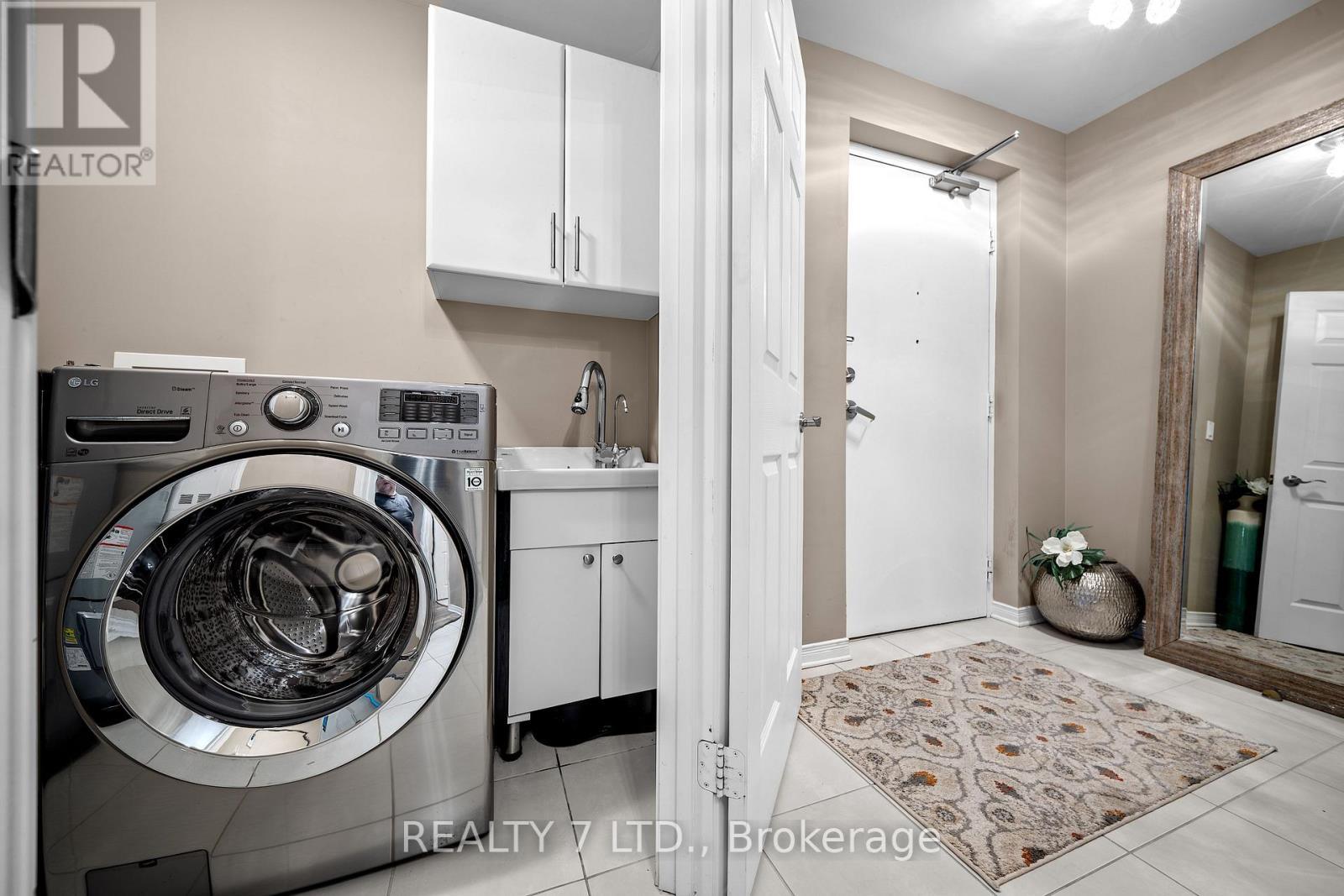 209 - 16 Sullivan Avenue, Thorold (Thorold Downtown), ON - Indoor Photo Showing Laundry Room