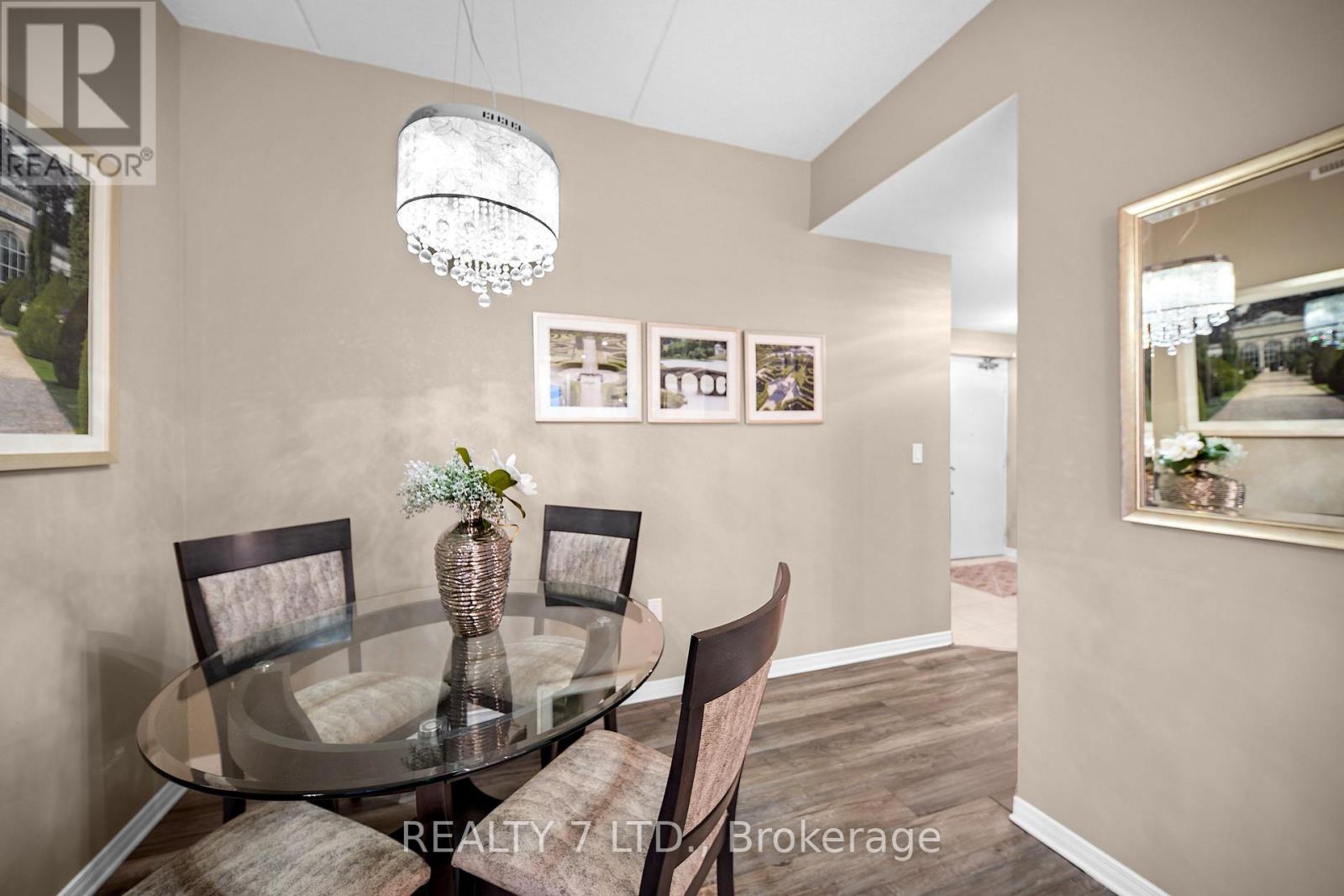 209 - 16 Sullivan Avenue, Thorold (Thorold Downtown), ON - Indoor Photo Showing Dining Room