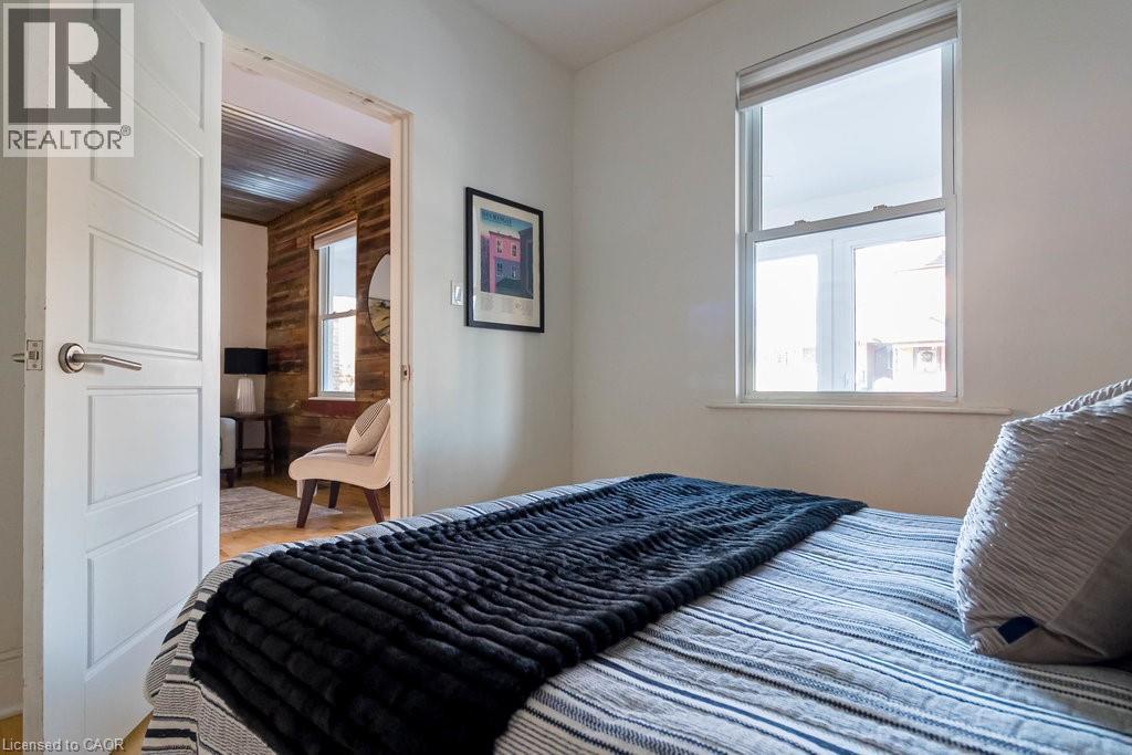 47 Tom Street, Hamilton, ON - Indoor Photo Showing Bedroom