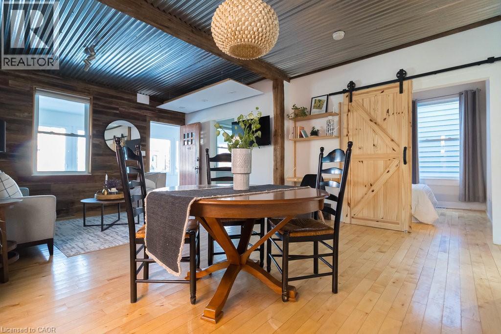 47 Tom Street, Hamilton, ON - Indoor Photo Showing Dining Room
