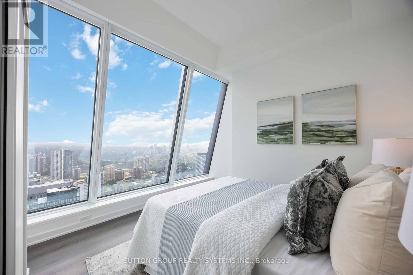 Lph05 - 8 Wellesley Street W, Toronto, ON - Indoor Photo Showing Bedroom