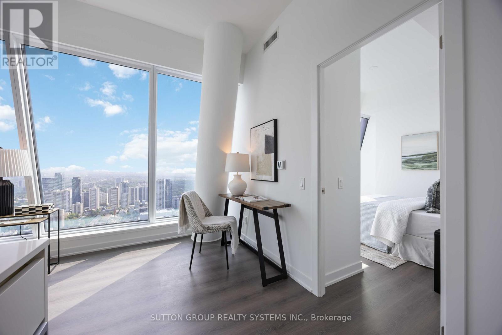 Lph05 - 8 Wellesley Street W, Toronto, ON - Indoor