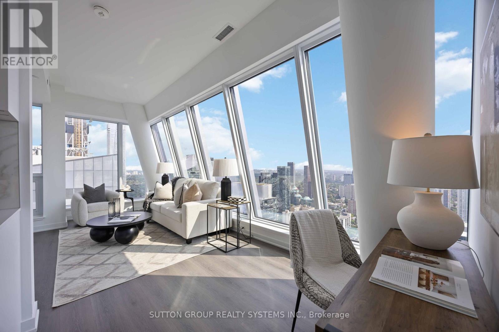 Lph05 - 8 Wellesley Street W, Toronto, ON - Indoor Photo Showing Living Room
