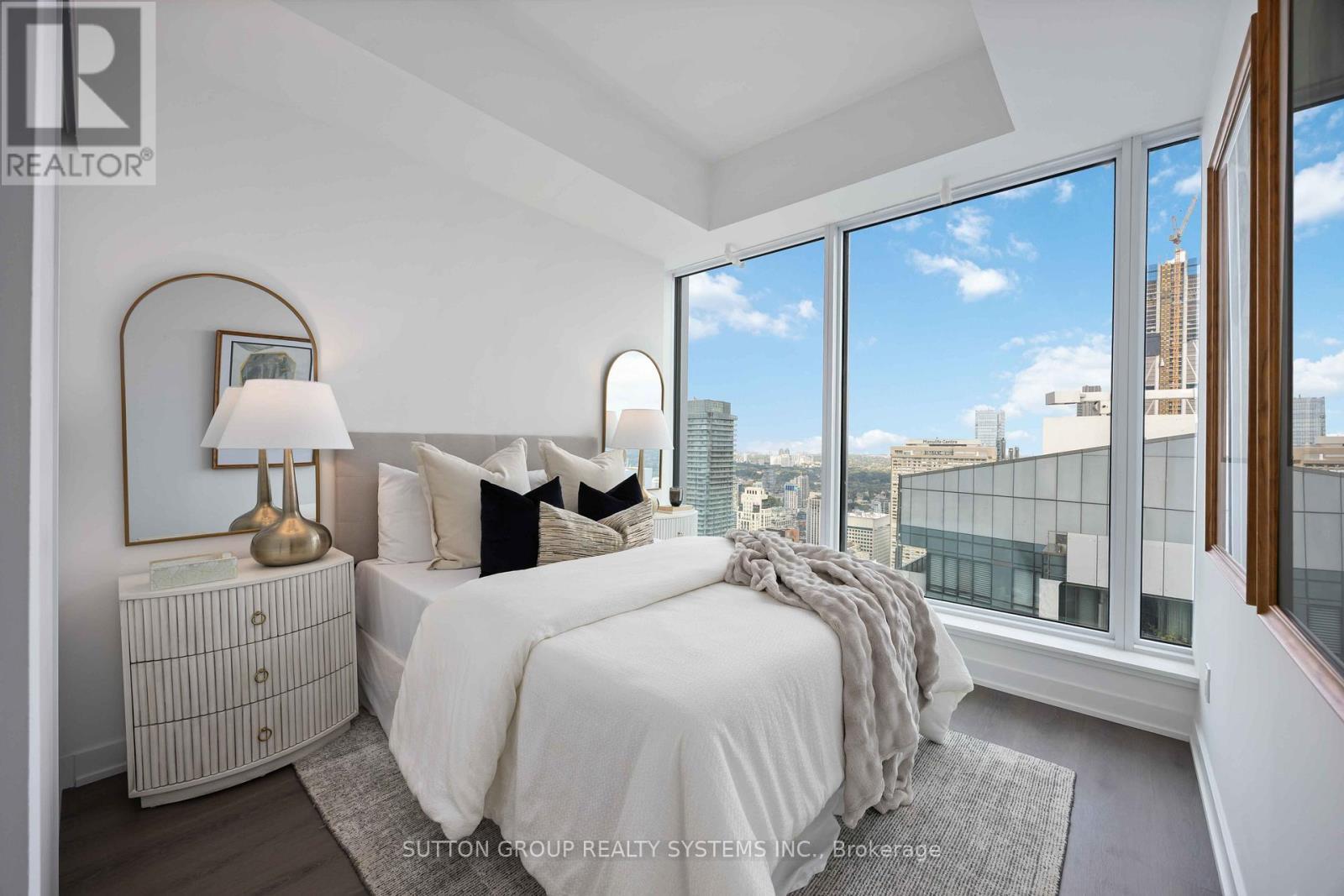 Lph05 - 8 Wellesley Street W, Toronto, ON - Indoor Photo Showing Bedroom