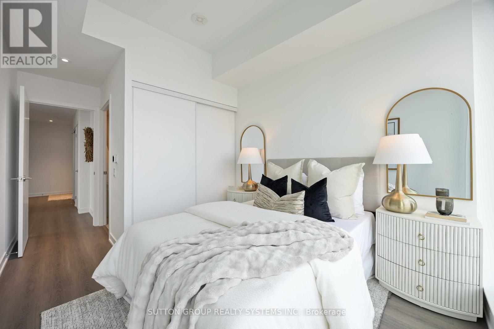 Lph05 - 8 Wellesley Street W, Toronto, ON - Indoor Photo Showing Bedroom