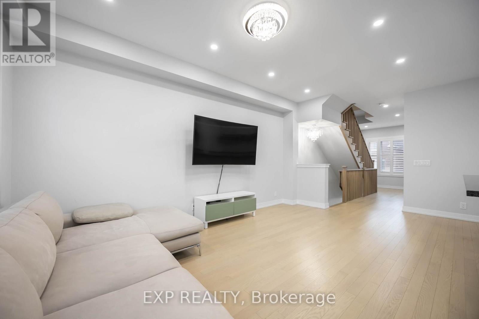 22 Guardhouse Crescent, Markham, ON - Indoor Photo Showing Other Room