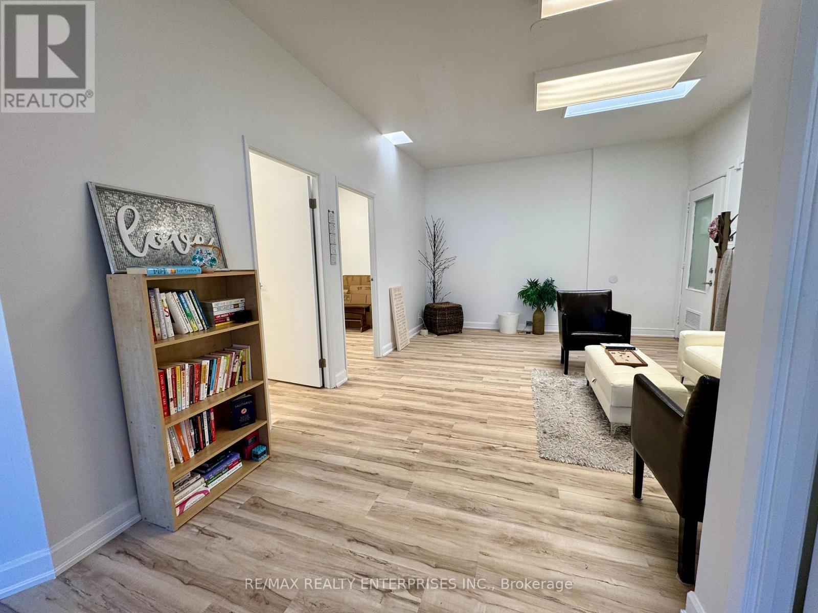 1 - 292 Lakeshore Road E, Oakville, ON