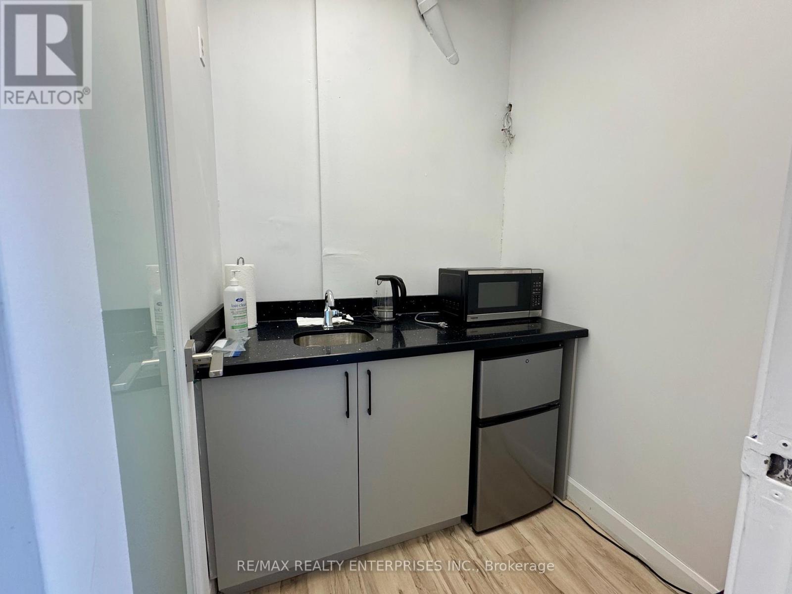 1 - 292 Lakeshore Road E, Oakville, ON