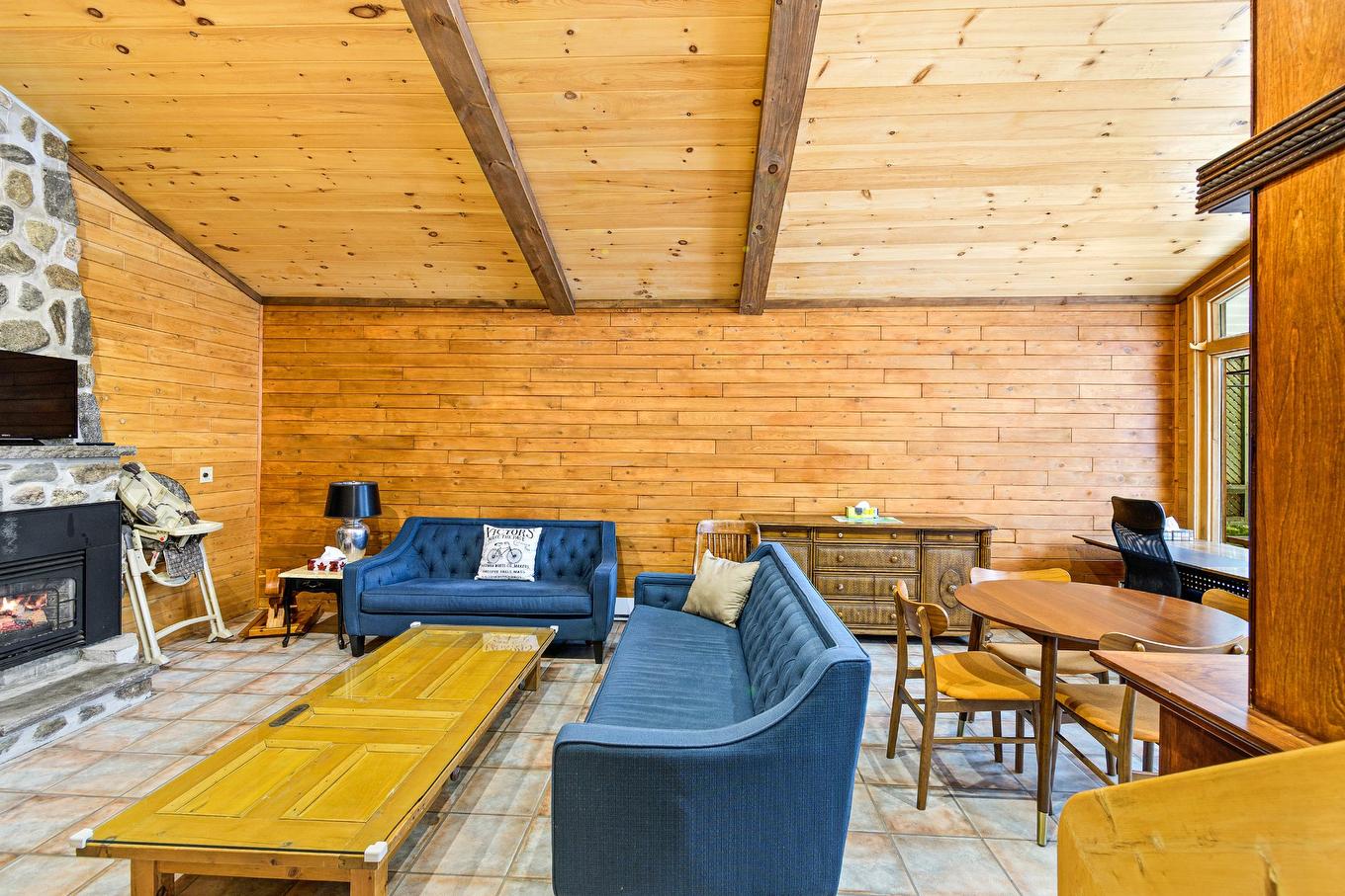 Living room - 307 Ch. Des Aigles, Nominingue, QC -