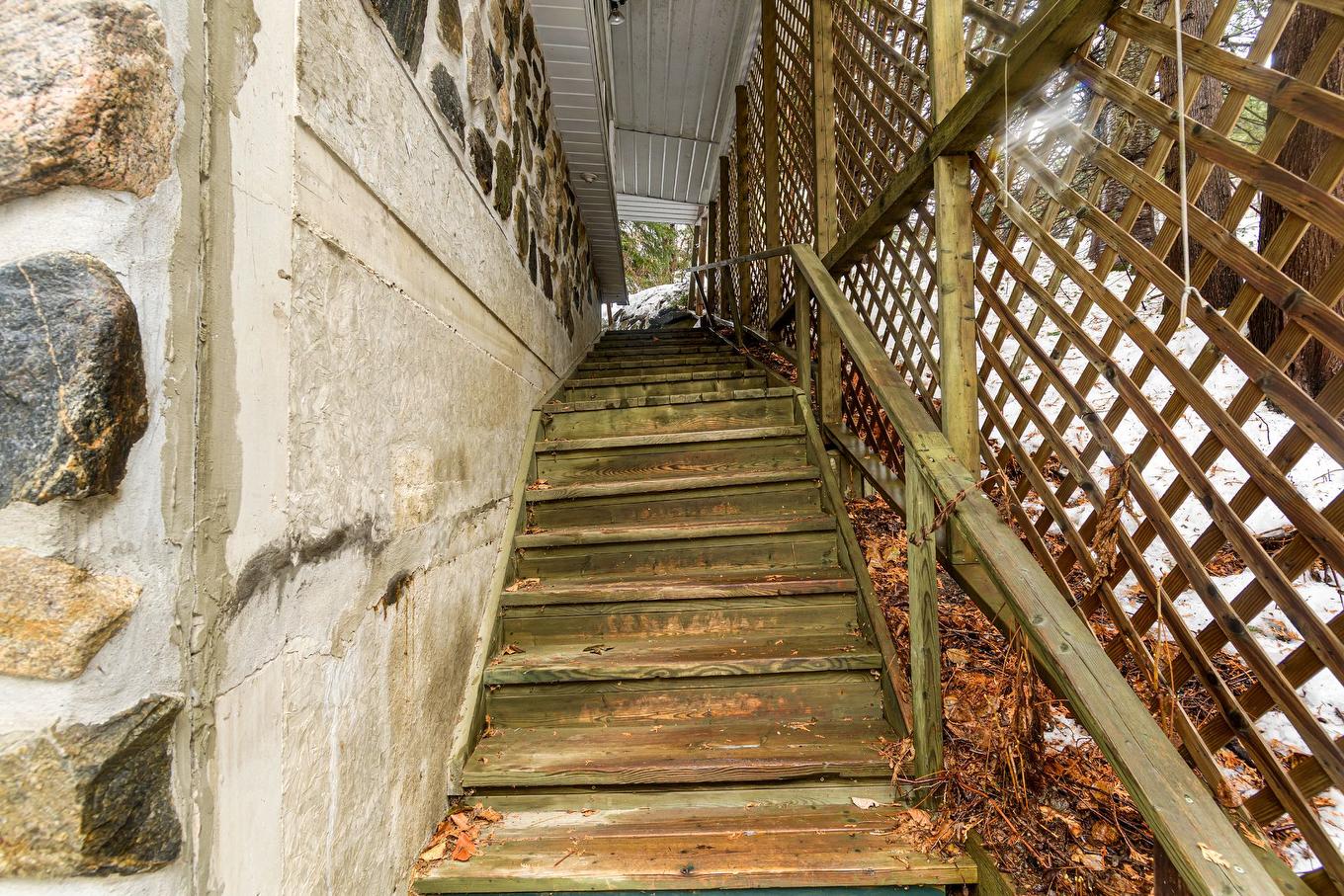 Staircase - 307 Ch. Des Aigles, Nominingue, QC - Indoor Photo Showing Other Room