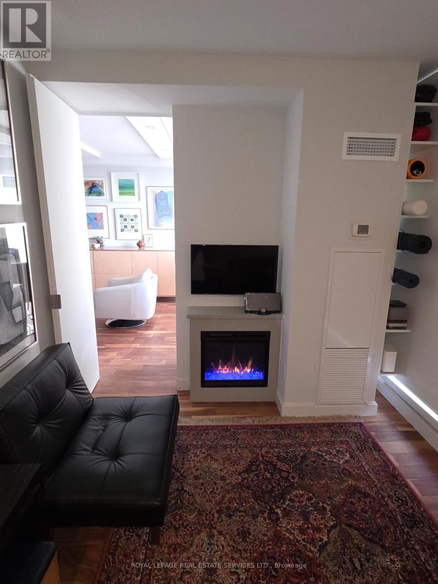 1406 - 2267 Lake Shore Boulevard W, Toronto, ON - Indoor Photo Showing Other Room With Fireplace