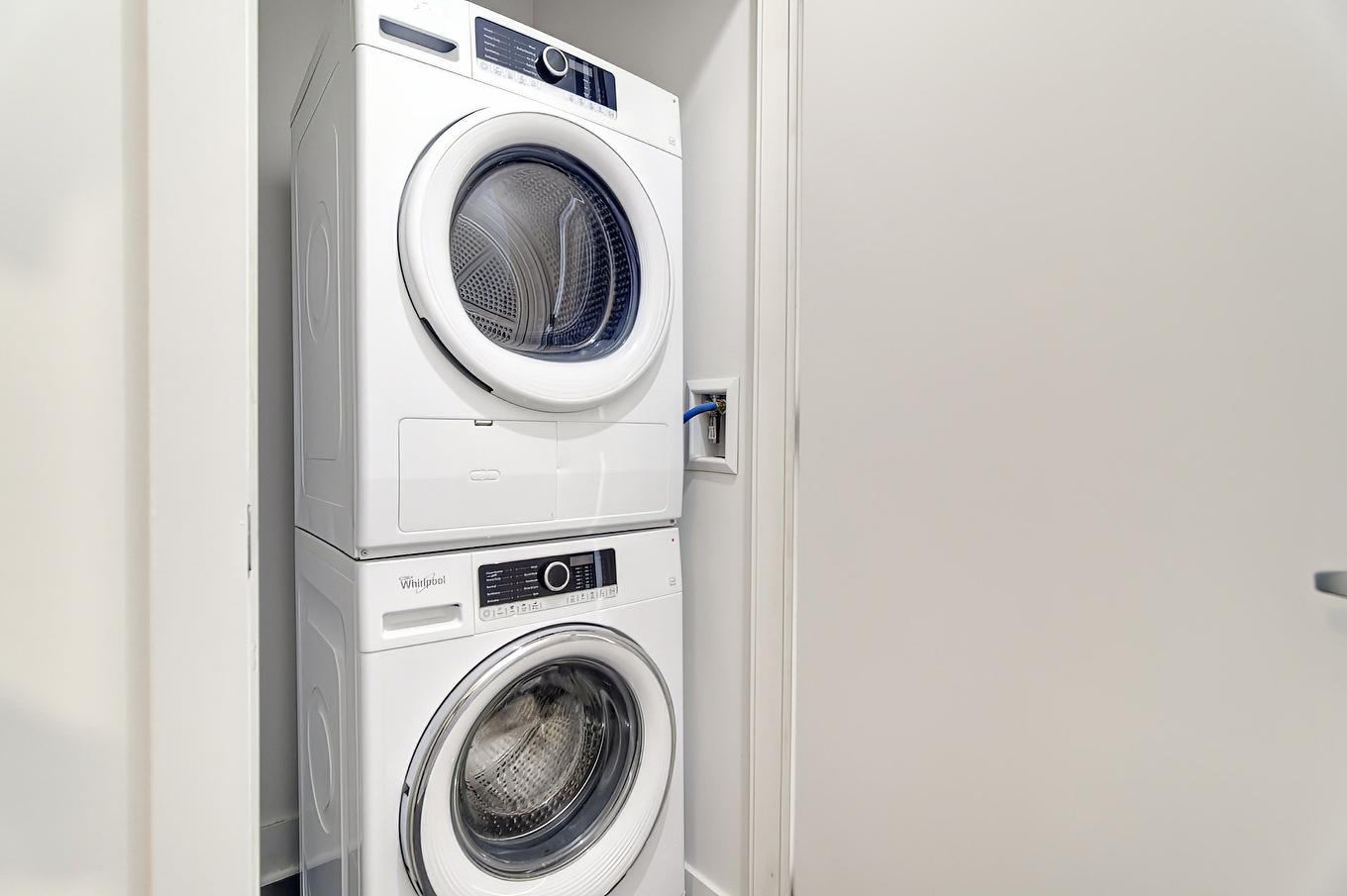 Laundry room - A504-5200 Av. Gatineau, Montréal (Côte-Des-Neiges/Notre-Dame-De-Grâce), QC - Indoor Photo Showing Laundry Room