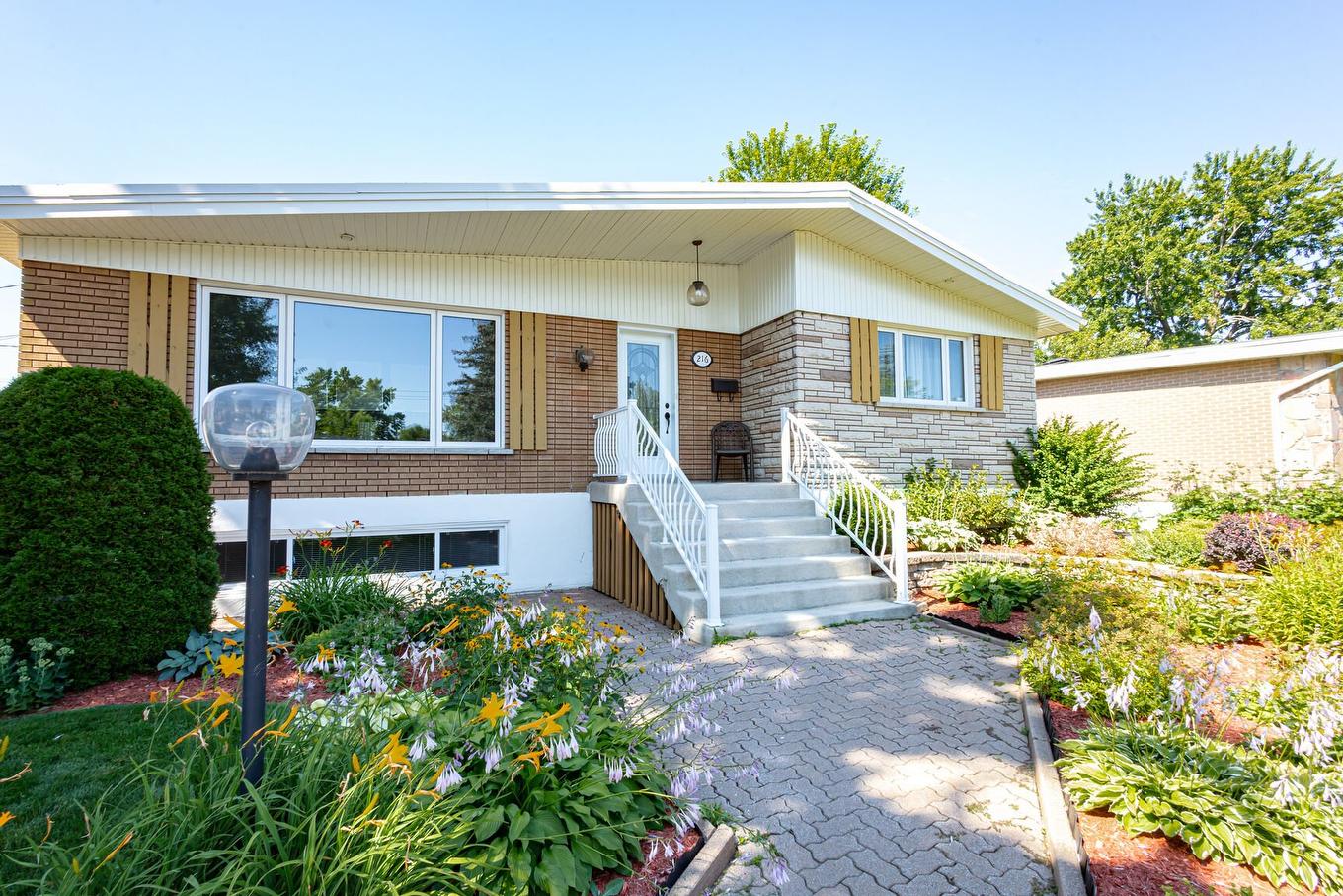 Façade - 216 8E Avenue, Laval (Laval-Des-Rapides), QC - Outdoor