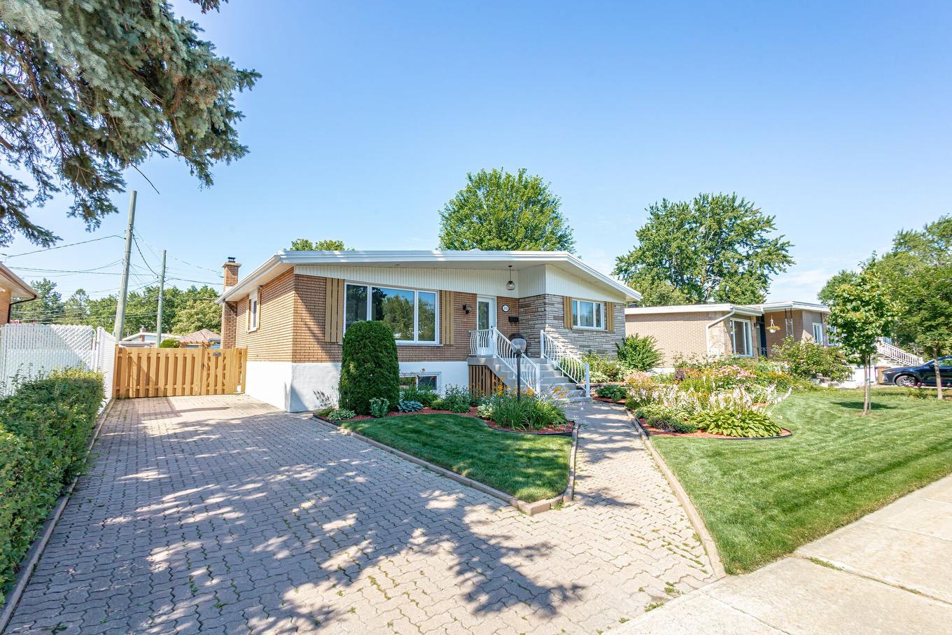 Façade - 216 8E Avenue, Laval (Laval-Des-Rapides), QC - Outdoor