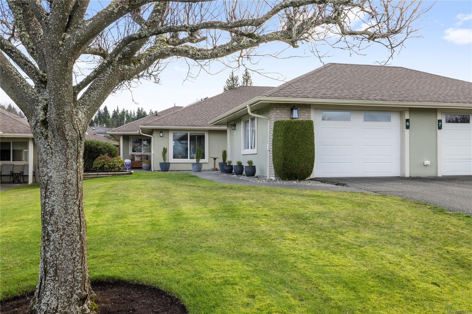 8-800 Primrose St, Qualicum Beach, BC
