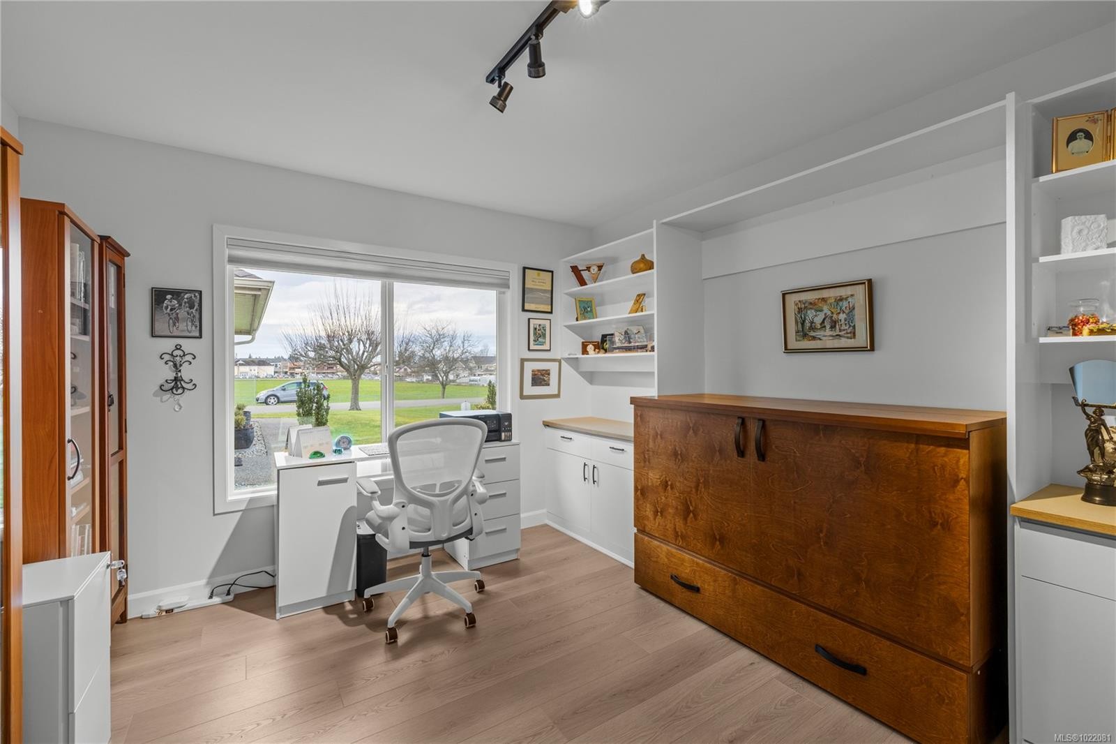 8-800 Primrose St, Qualicum Beach, BC